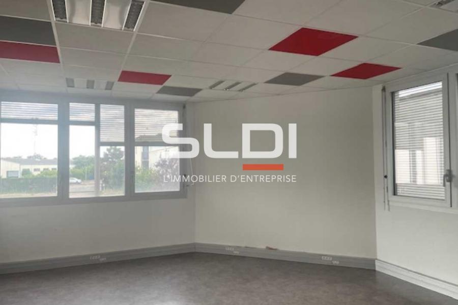 Bureaux A LOUER - CHASSIEU - 1 167 m²