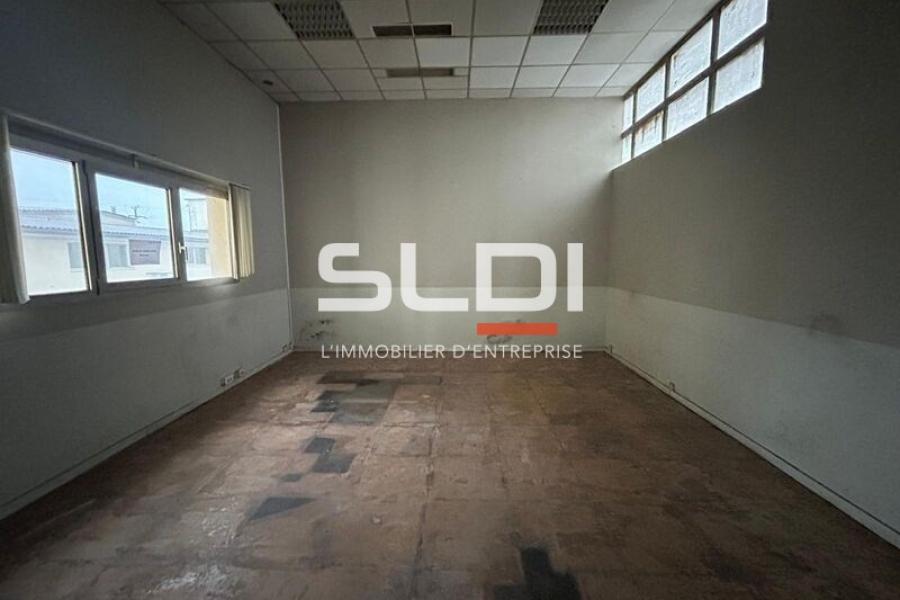 Activités A VENDRE - JASSANS RIOTTIER - 4 185 m² Activités A VENDRE - JASSANS RIOTTIER - 4 185 m²