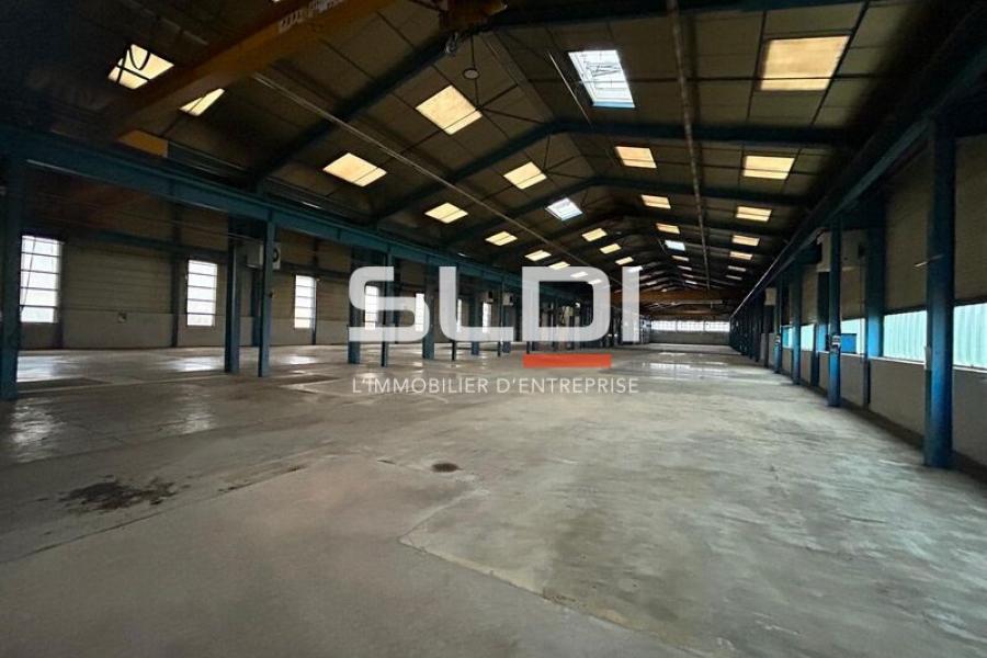 Activités A VENDRE - JASSANS RIOTTIER - 4 185 m² Activités A VENDRE - JASSANS RIOTTIER - 4 185 m²