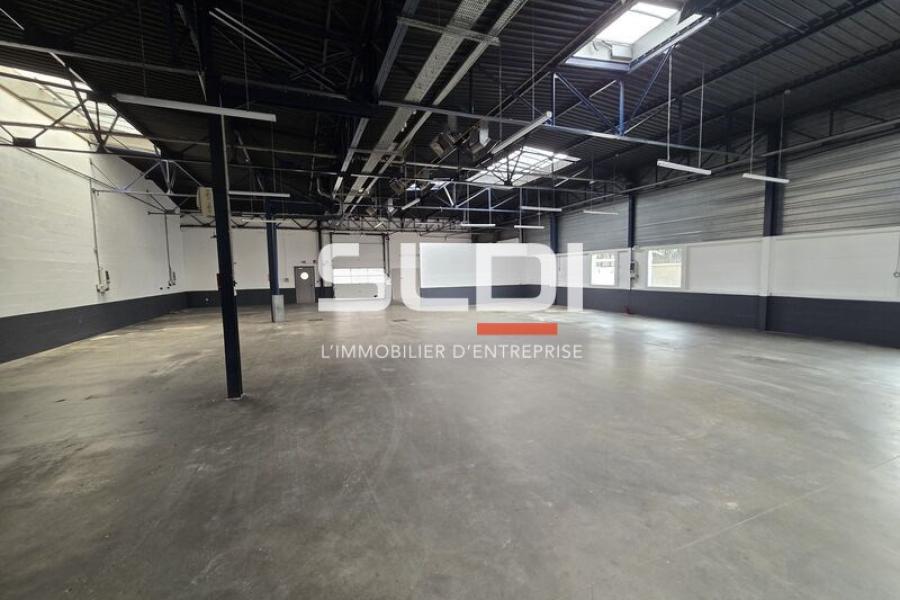 Activités A LOUER - VENISSIEUX - 740 m²