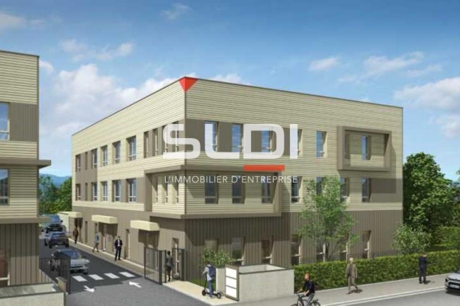 Activités A VENDRE OU A LOUER - VILLEFRANCHE SUR SAONE - 672 m² Activités A VENDRE OU A LOUER - VILLEFRANCHE SUR SAONE - 672 m²