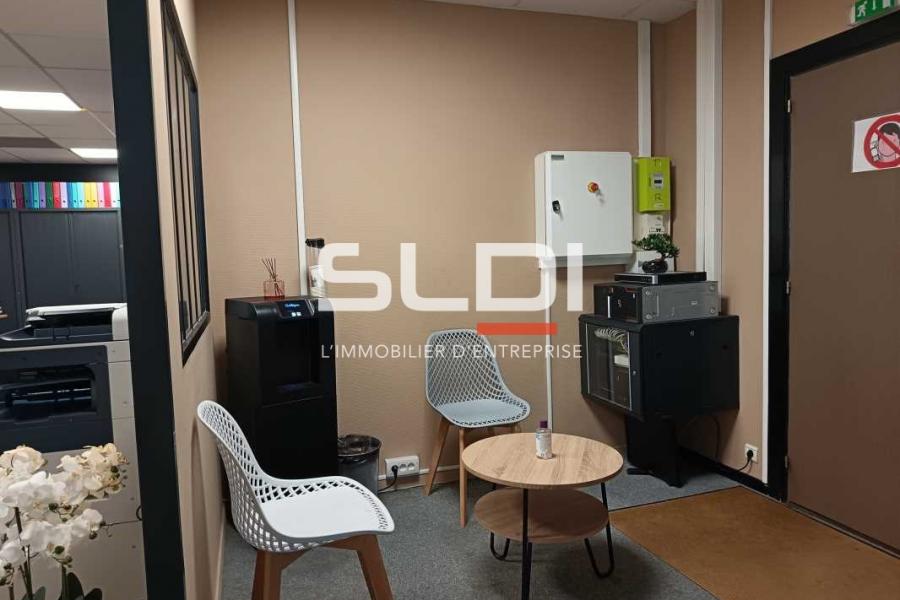 Bureaux A LOUER - BRON - 100 m²