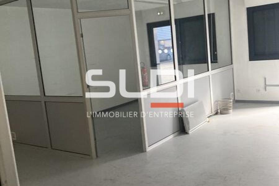 Activités A LOUER - VILLEURBANNE - 1 227 m² Activités A LOUER - VILLEURBANNE - 1 227 m²