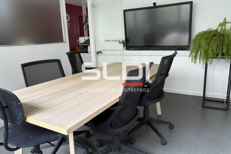 Bureaux A LOUER - LYON - 84 m²