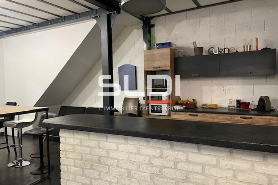 Activités A VENDRE OU A LOUER - DECINES CHARPIEU - 534 m² Activités A VENDRE OU A LOUER - DECINES CHARPIEU - 534 m²