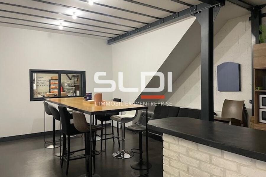 Activités A VENDRE OU A LOUER - DECINES CHARPIEU - 534 m² Activités A VENDRE OU A LOUER - DECINES CHARPIEU - 534 m²