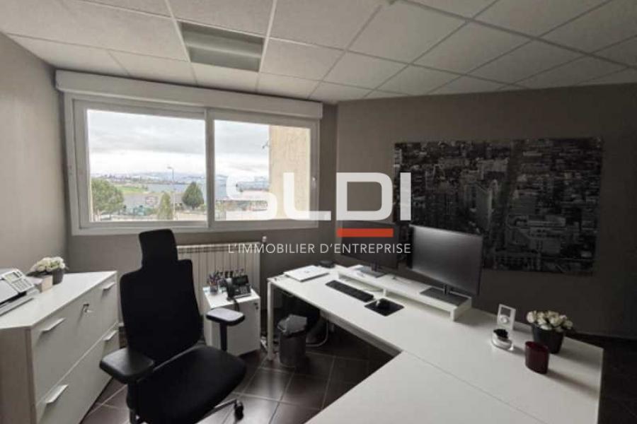 Activités A VENDRE - MORNANT - 2 200 m²