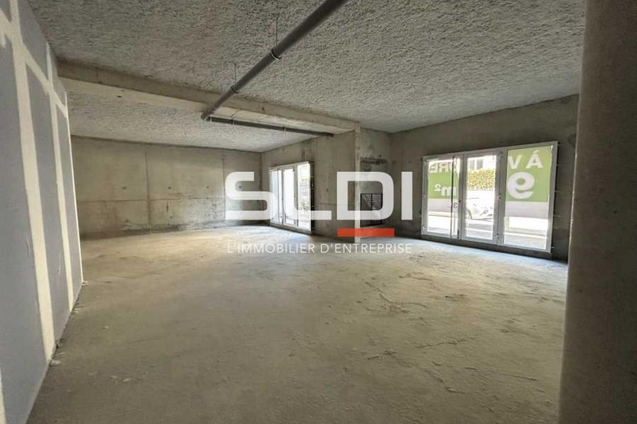 Commerces A VENDRE - VILLEFRANCHE SUR SAONE - 347 m²