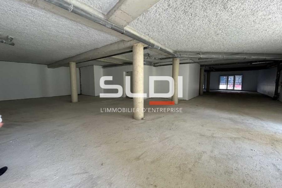 Commerces A VENDRE - VILLEFRANCHE SUR SAONE - 347 m²