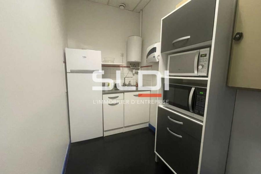 Bureaux A VENDRE - VAULX EN VELIN - 925 m²