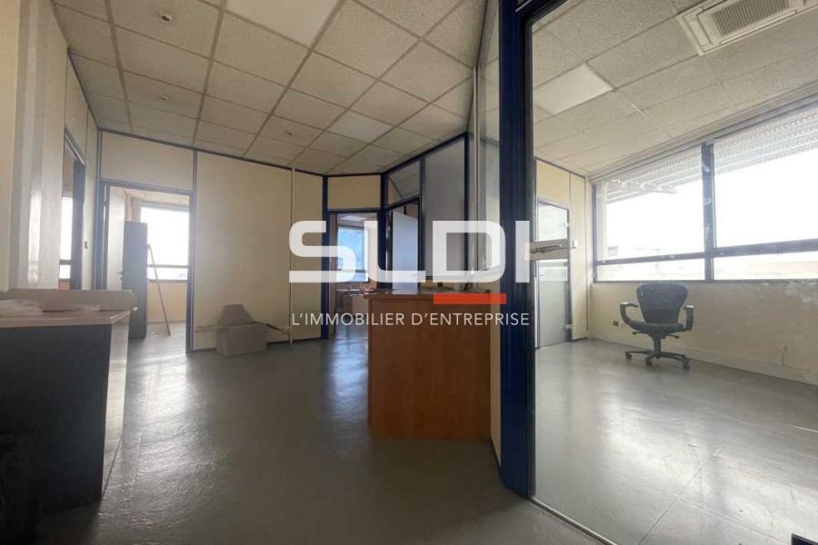 Bureaux A VENDRE - VAULX EN VELIN - 925 m²