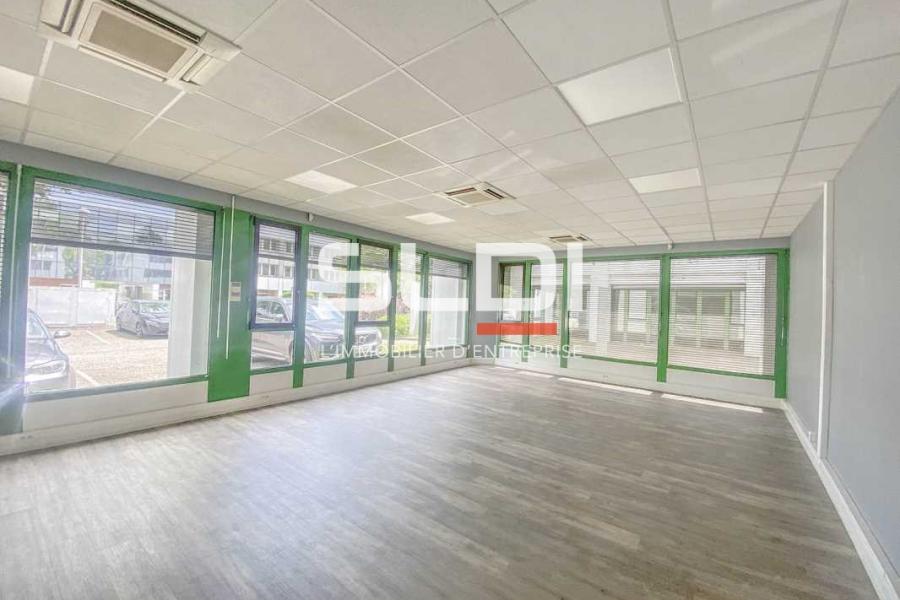 Bureaux A LOUER - BRON - 183 m²