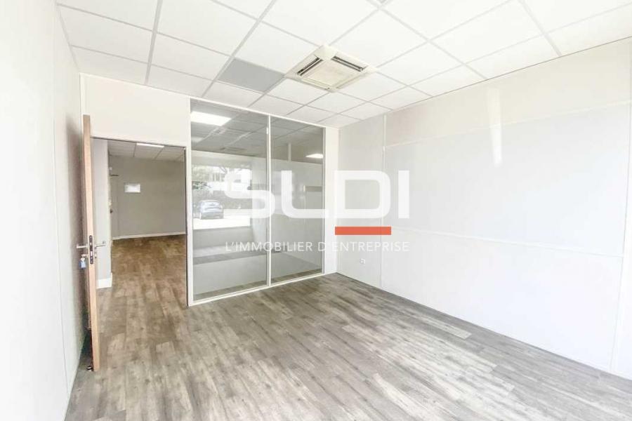 Bureaux A LOUER - BRON - 183 m²