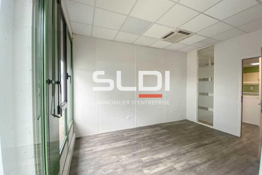 Bureaux A LOUER - BRON - 183 m²