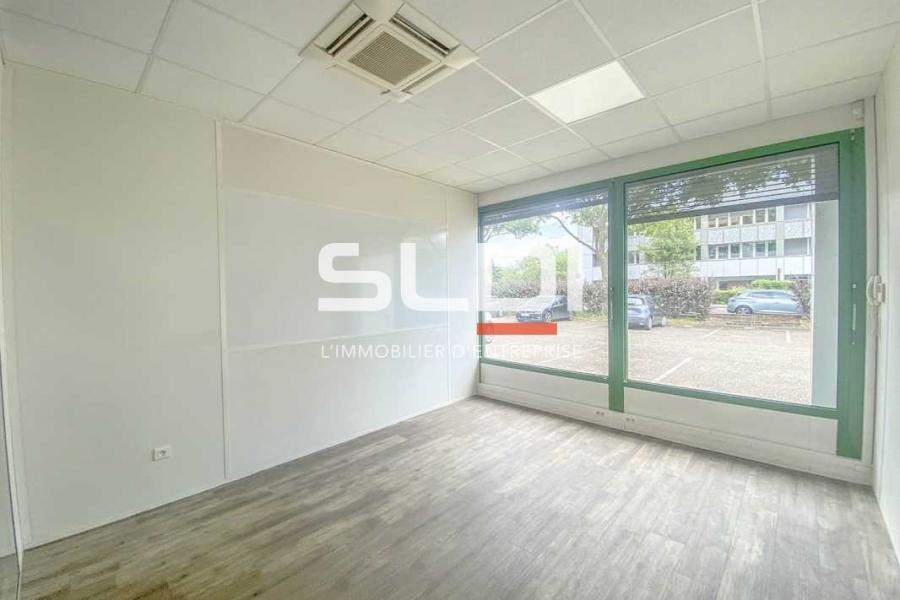 Bureaux A LOUER - BRON - 183 m²