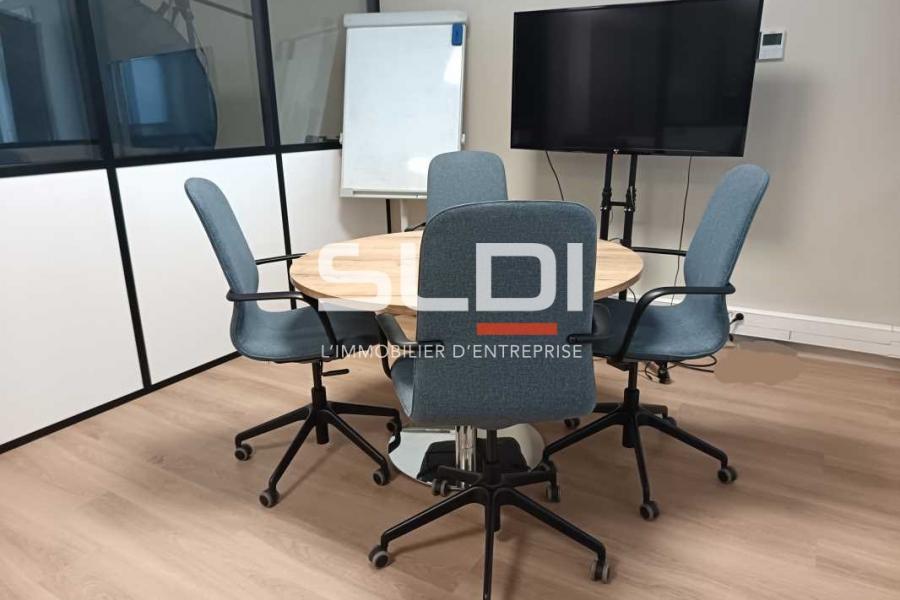 Bureaux A LOUER - VILLEURBANNE - 233 m²