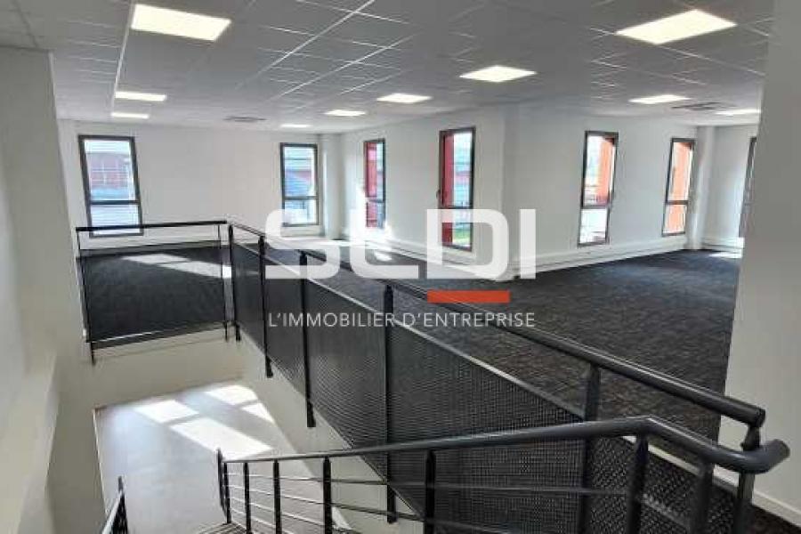 Activités A LOUER - CHASSIEU - 460 m²