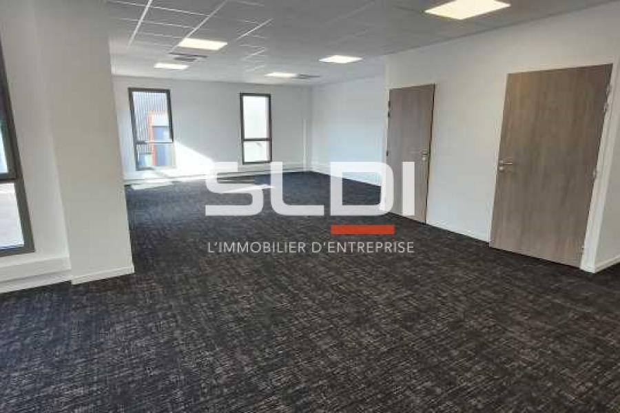 Activités A LOUER - CHASSIEU - 460 m²