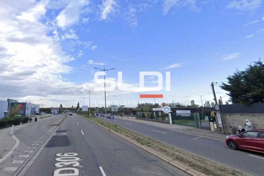 Commerces A LOUER - SAINT PRIEST - 1 191 m²