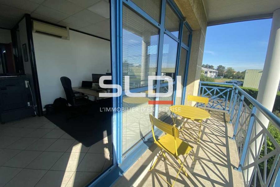 Bureaux A LOUER - BRON - 328 m²