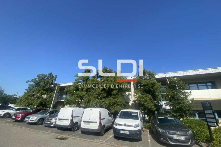 Bureaux A LOUER - BRON - 328 m²