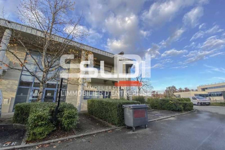Bureaux A LOUER - BRON - 328 m²