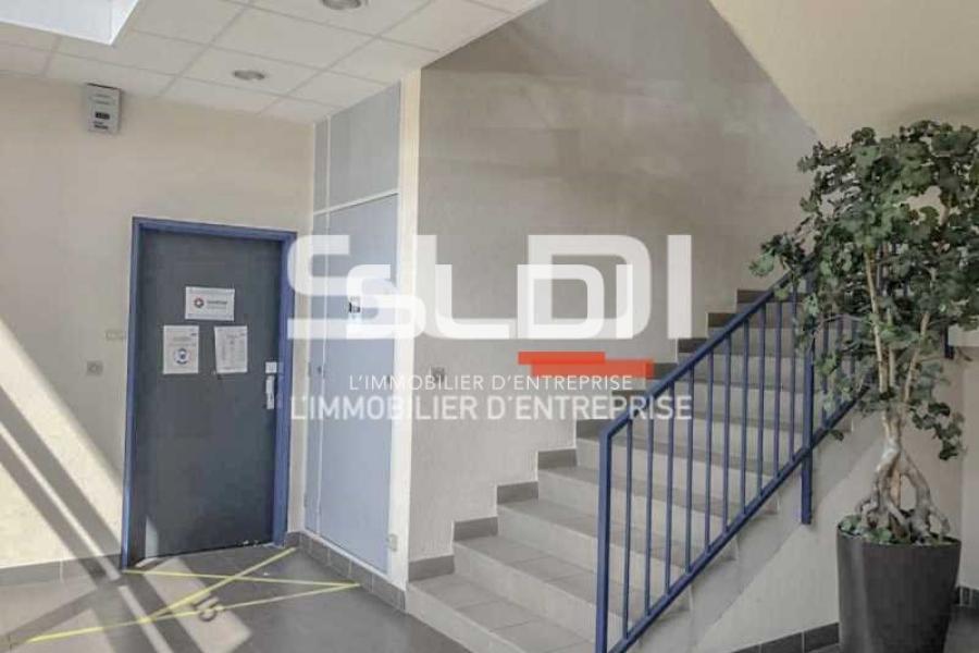Activités A LOUER - BRON - 334 m²