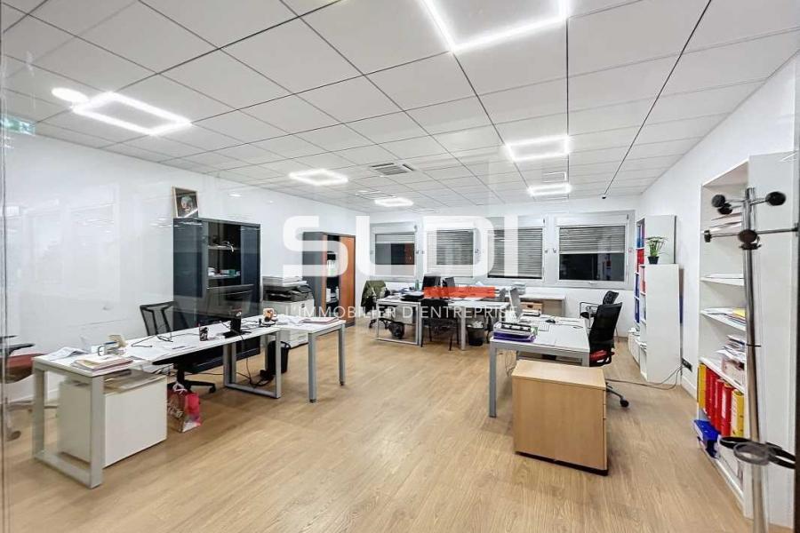 Activités A VENDRE - VAULX EN VELIN - 1 800 m²