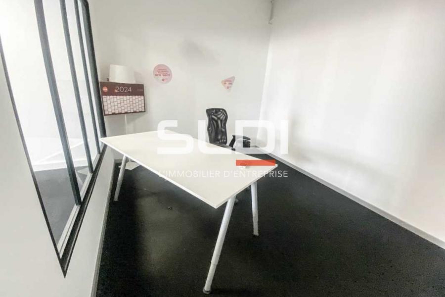 Bureaux A LOUER - VILLEURBANNE - 66 m²