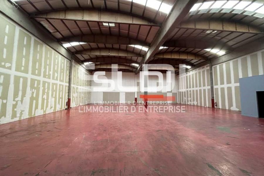 Activités A LOUER - SAINT PRIEST - 1 760 m²