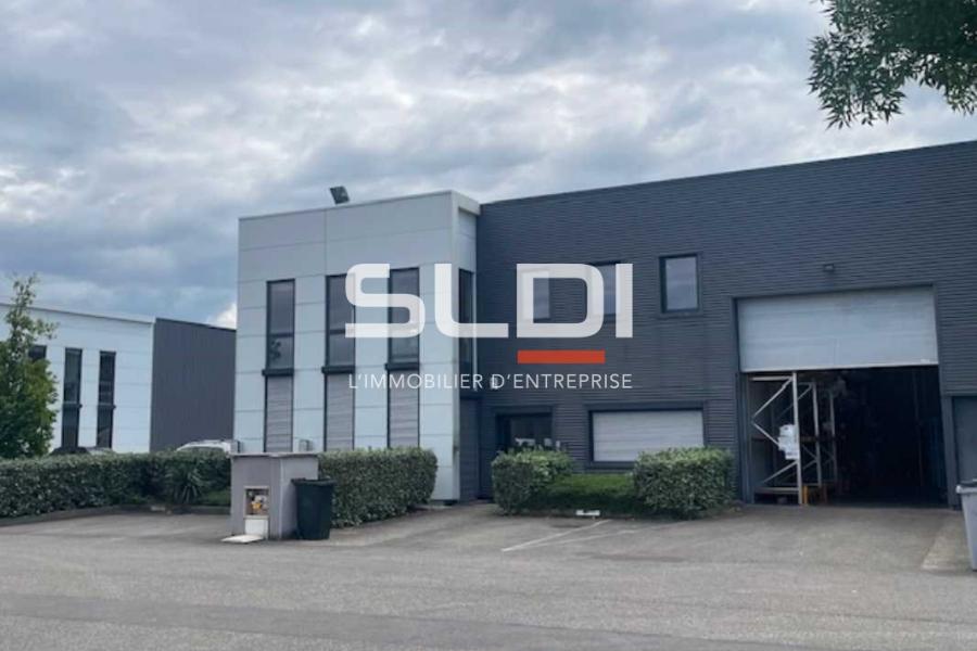 Activités A VENDRE OU A LOUER - VENISSIEUX - 731 m²