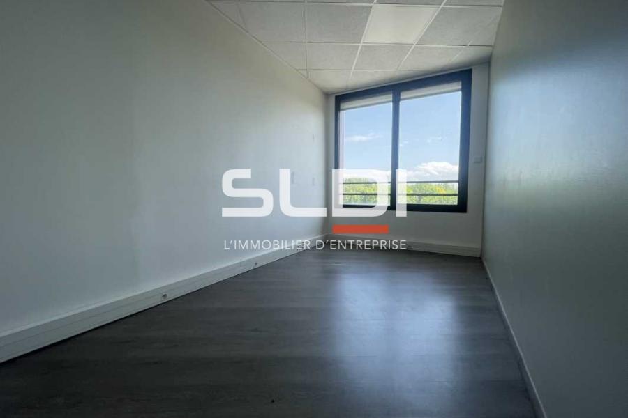 Bureaux A VENDRE - DARDILLY - 205 m²