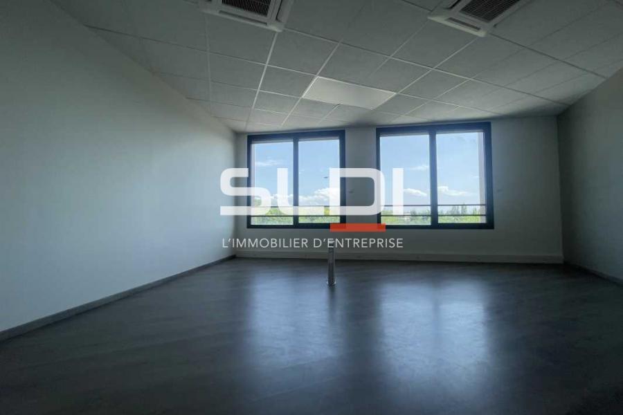 Bureaux A VENDRE - DARDILLY - 205 m²