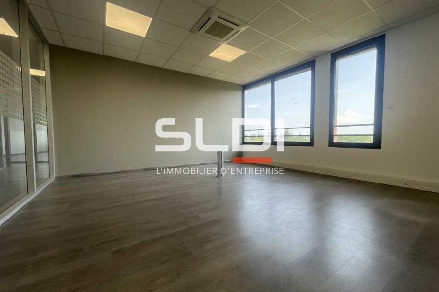 Bureaux A VENDRE - DARDILLY - 205 m²
