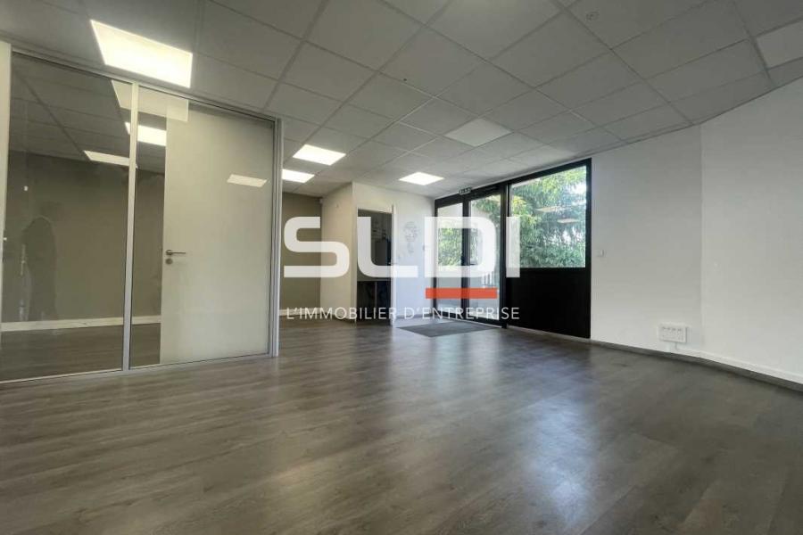 Bureaux A VENDRE - DARDILLY - 205 m²