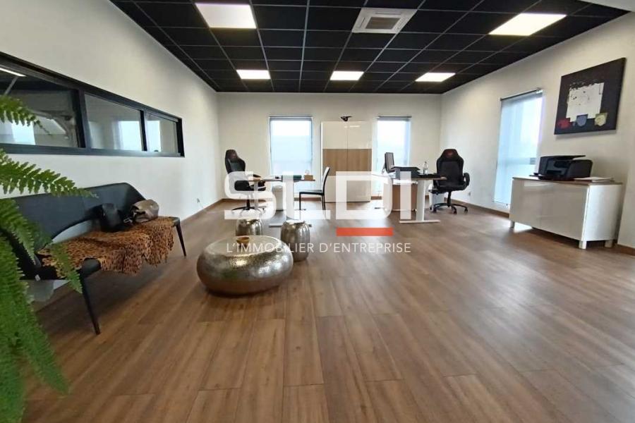 Activités A LOUER - GENAS - 420 m²