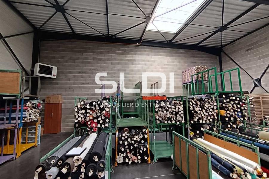Activités A LOUER - GENAS - 420 m²