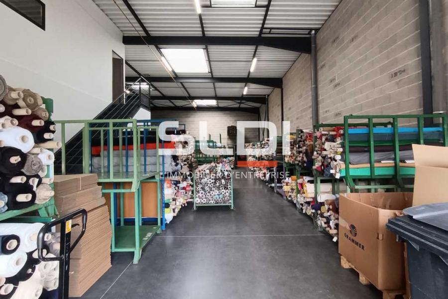 Activités A LOUER - GENAS - 420 m²