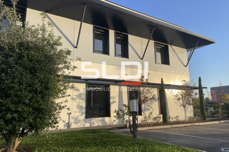 Activités A VENDRE OU A LOUER - SAINT PRIEST - 1 535 m²