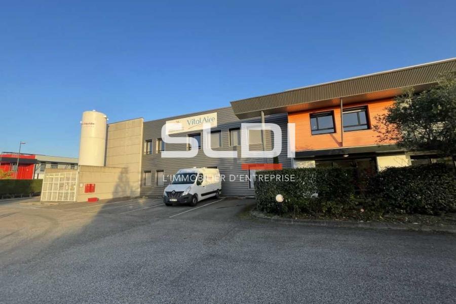 Activités A VENDRE OU A LOUER - SAINT PRIEST - 1 535 m²