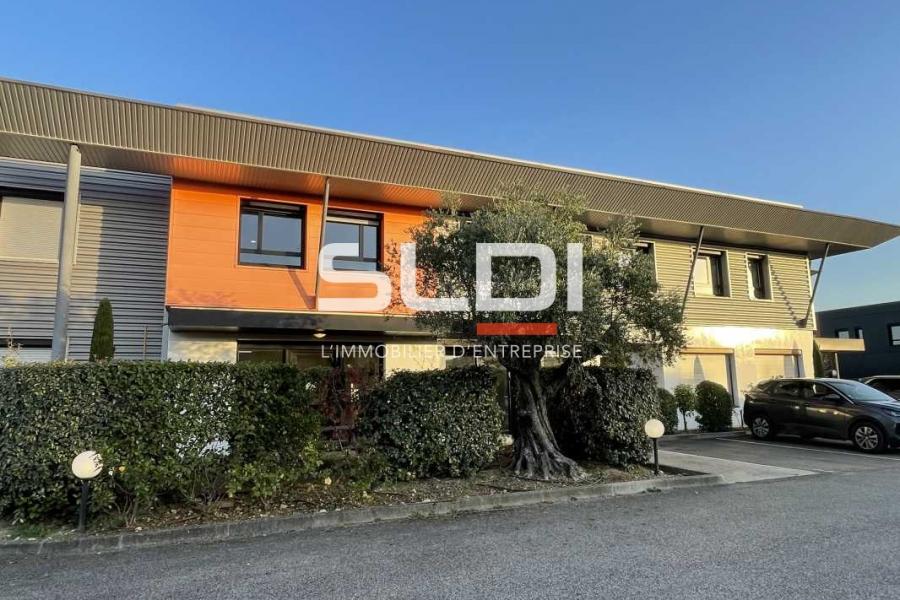 Activités A VENDRE OU A LOUER - SAINT PRIEST - 1 535 m²