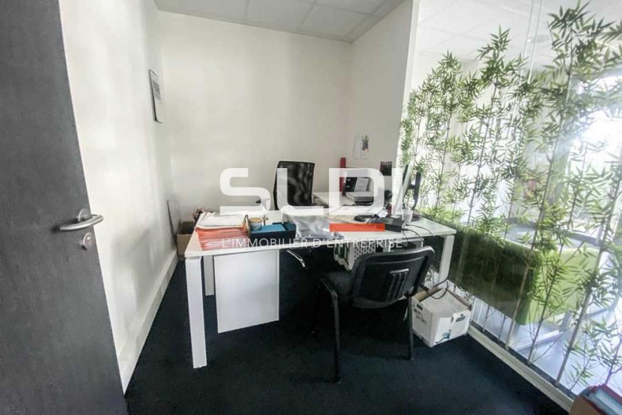 Activités A LOUER - VAULX EN VELIN - 615 m²