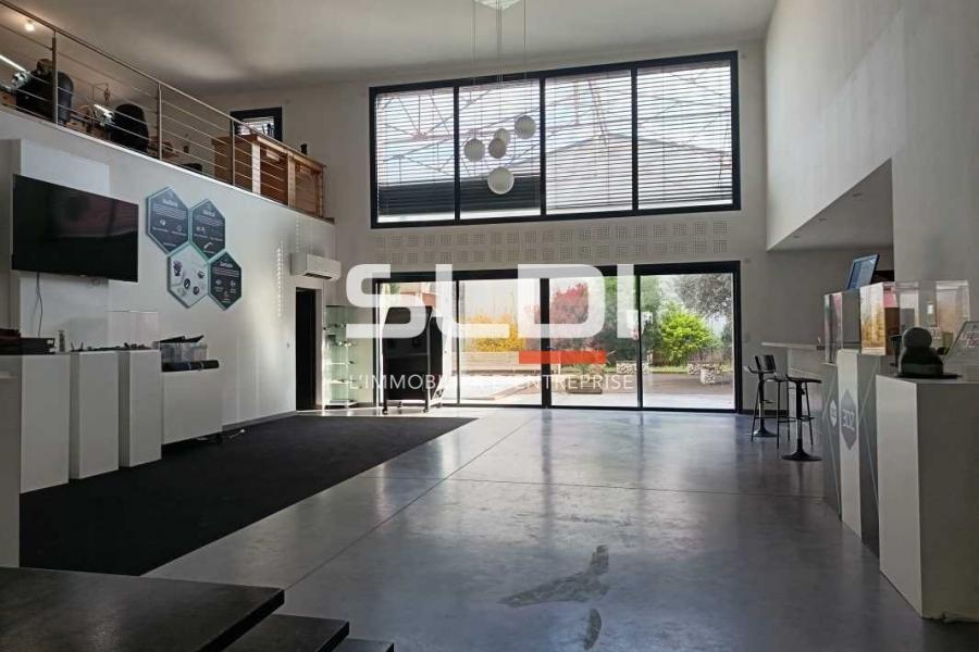 Activités A VENDRE - DECINES CHARPIEU - 1 092 m²