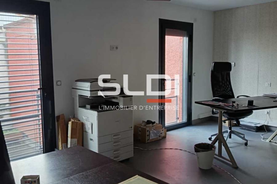 Activités A VENDRE - DECINES CHARPIEU - 1 092 m²