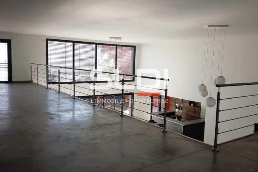 Activités A VENDRE - DECINES CHARPIEU - 1 092 m²