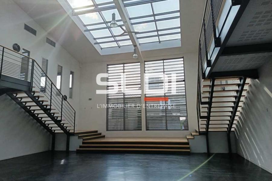 Activités A VENDRE - DECINES CHARPIEU - 2 100 m²