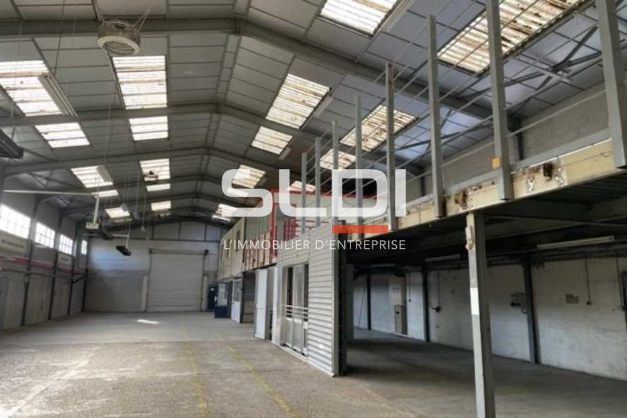Activités A VENDRE OU A LOUER - RILLIEUX LA PAPE - 405 m²