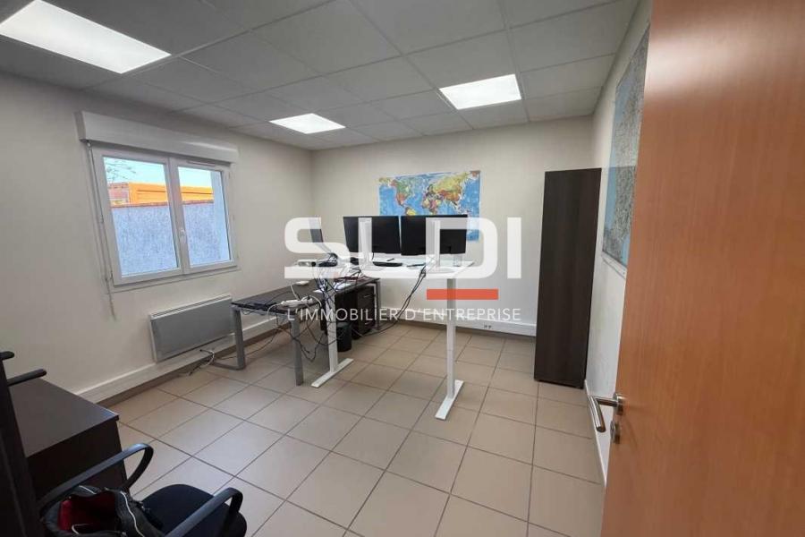 Bureaux A LOUER - TOUSSIEU - 128 m²