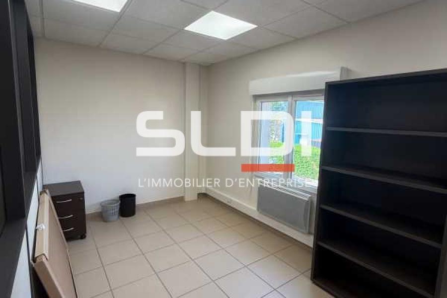 Bureaux A LOUER - TOUSSIEU - 128 m²