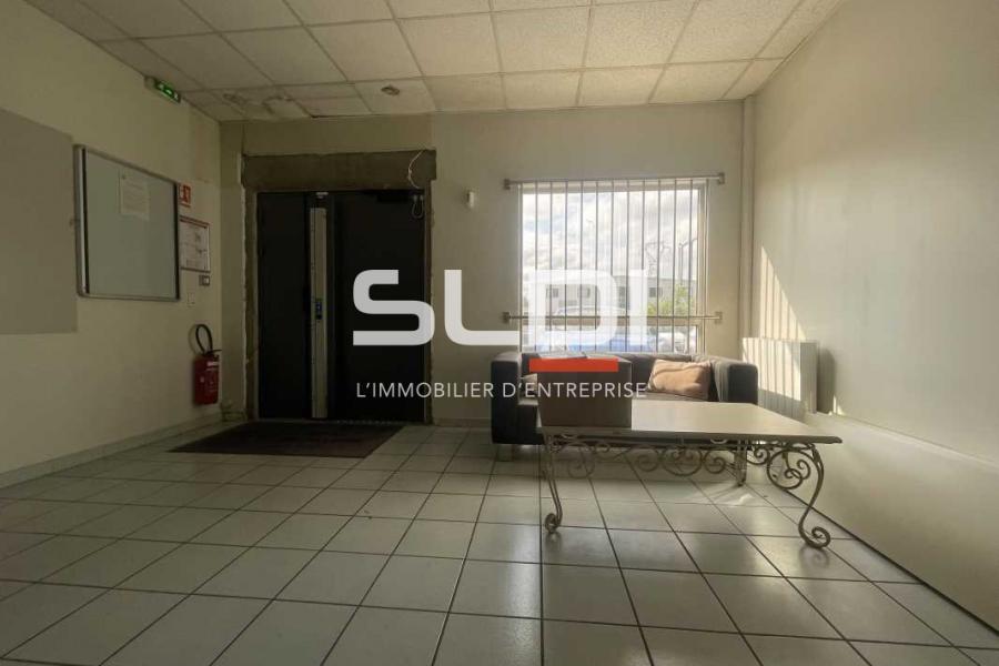 Bureaux A LOUER - SAINT GENIS LAVAL - 88 m²